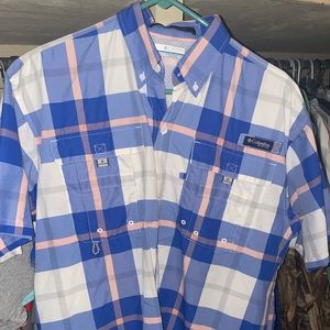 Mens small short sleeve Columbia button up